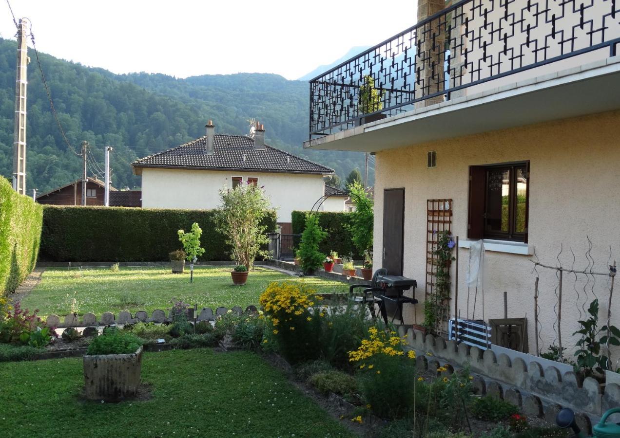 Chez Laurette Et Louis Bed & Breakfast Ужин Екстериор снимка